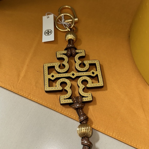 NWT Tory Burch Leather Kira With Tassel Key Fob - Picture 4 of 9